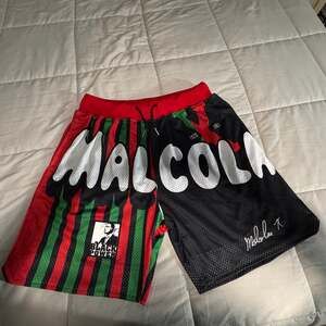 Headgear Malcom X basketball shorts size large